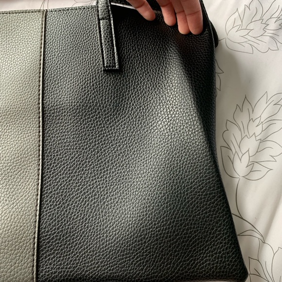 Vince Camuto tote bag - Picture 5 of 7